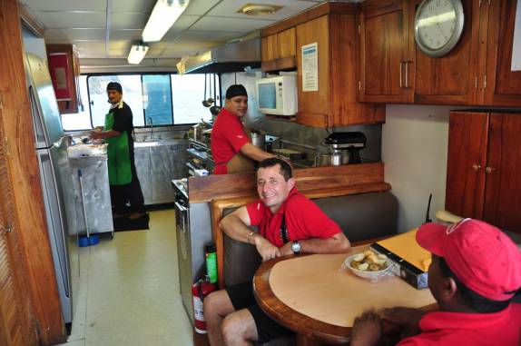 A cozinha do nosso barco (Isla Isabel, em Galápagos)